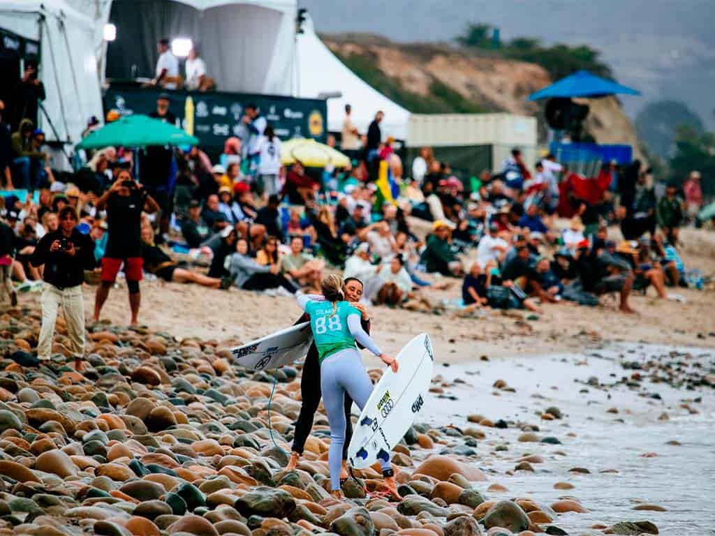 johanne defay and Stephanie Gilmore at lower trestles - WSL 2021 Finals Day