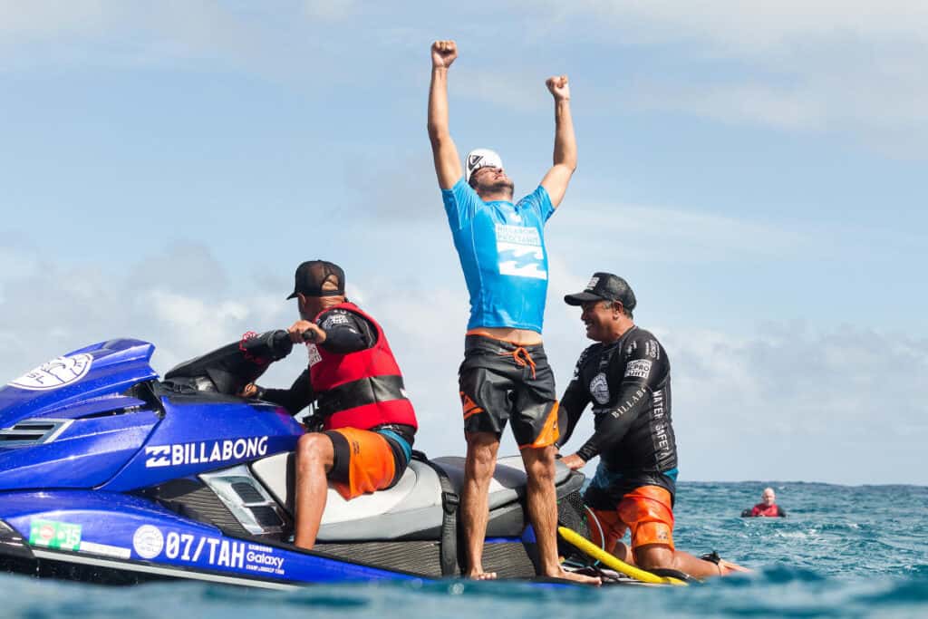 Jeremy Flores winning at 2015 Billabong Pro Tahiti