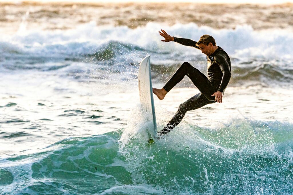 Surfing Indonesia